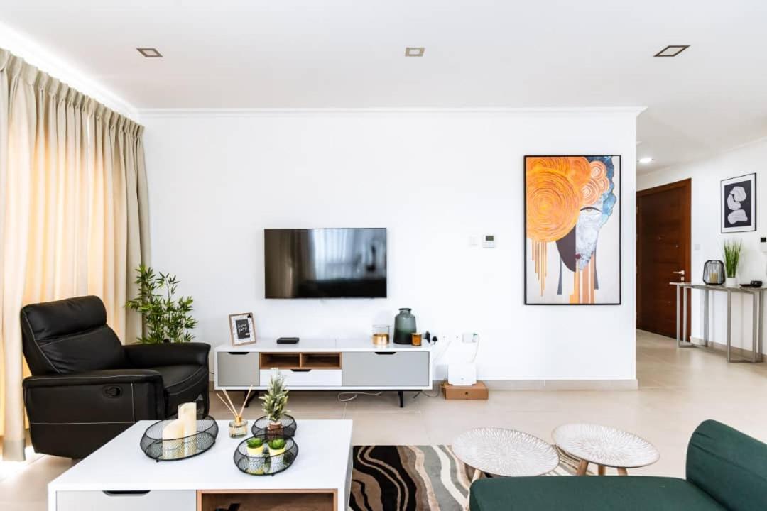 Amazing 2 Bedroom Room Space Available Аккра Экстерьер фото